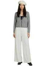 Color: Medium Grey