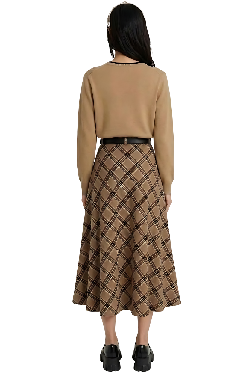 THE CLASSIC V-NECK SWEATER OATS LATTE